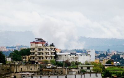 イランのクウェート大使は、湾岸諸国に対し「悲劇」を回避するために協力するよう促した。