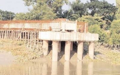 コポタッホ川の橋梁工事が19ヶ月間中断