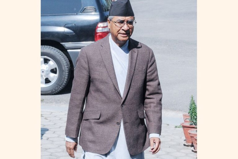 ネパール、汚職捜査で元首相に逮捕状を発行