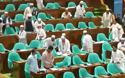 野党は政治的合意違反を主張し、議会から退席した。