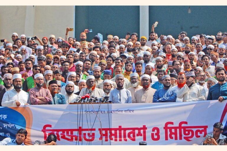 ミア・ゴラム・パルワール氏が、広範な選挙不正と暴力行為を訴える集会で演説を行った。