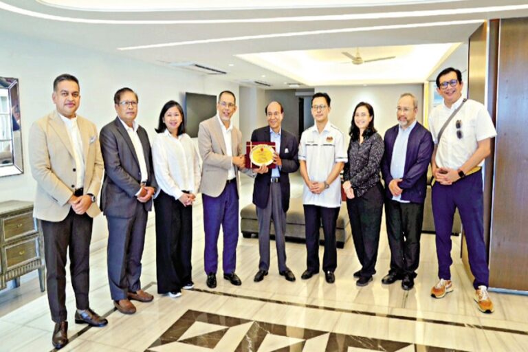 6カ国の外交官がMGI工業経済特区を訪問