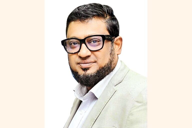 サキブ氏が議長に選出され、モヒウディン氏が再選、サデク氏が副議長に選出された。