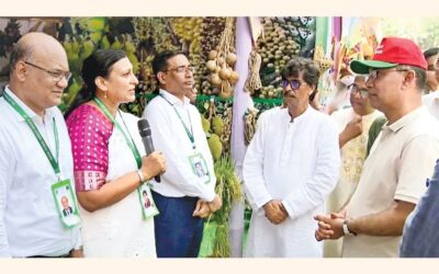 首相がバングラデシュ農業銀行のブースを訪問