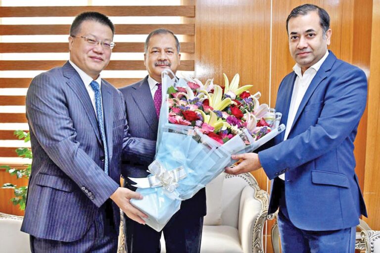 姚文氏はザヒル・ウディン・スワポン情報放送相を表敬訪問した。