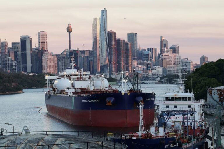 商品価格が地政学を再構築するにつれ、通貨の序列もリセットされる。