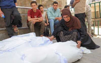 ガザ民間防衛隊によると、イスラエル軍の砲撃により子供を含む4人が死亡した。