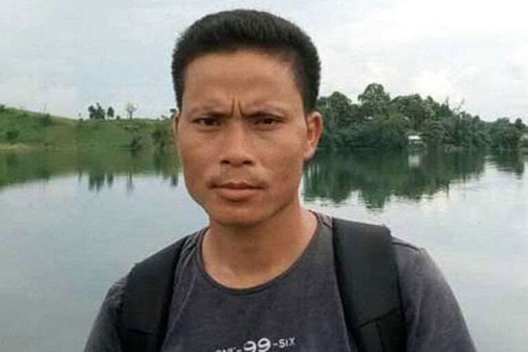 UPDFの指導者が射殺され、抗議者たちがランガマティの道路を封鎖した。