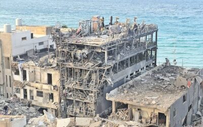 イスラエル軍の空爆現場の破壊状況を示す写真