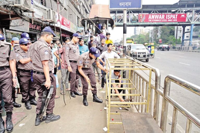 DMPが違法な歩道占拠者に対する取り締まりを開始