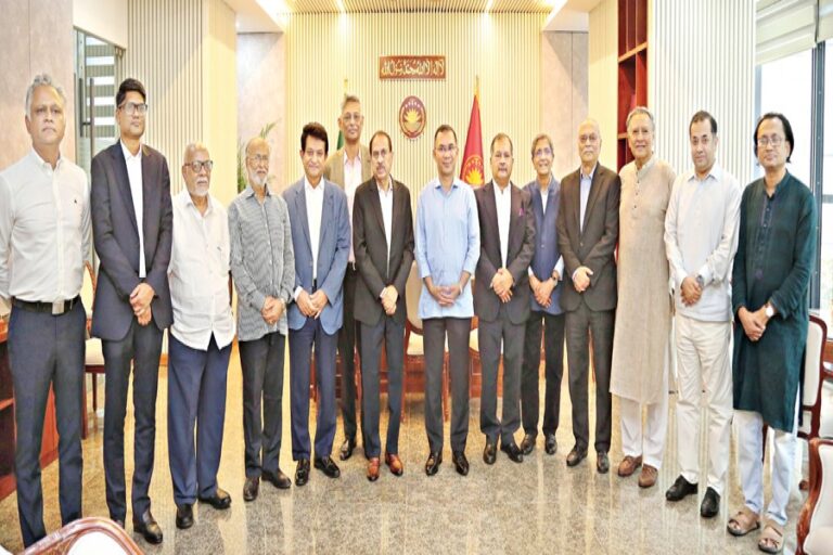 首相は報道の自由に対する強いコミットメントを改めて表明した。