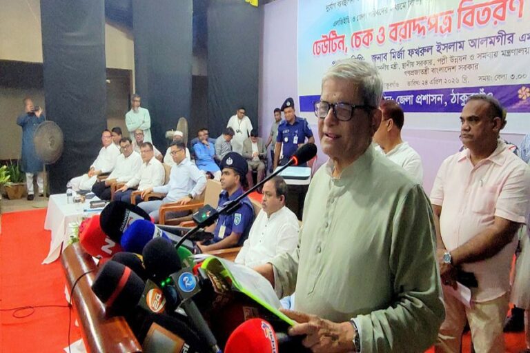 国内に燃料不足はない、「状況は人為的だ」：ファクルル氏