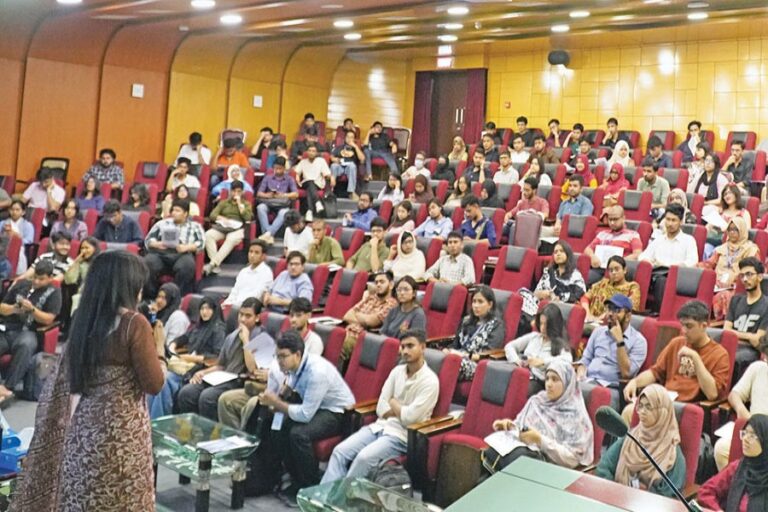 NSUは、学生の回復力を再構築するためのワークショップを開催し、試験不安への対策に取り組む。