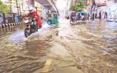 落雷で13人が死亡