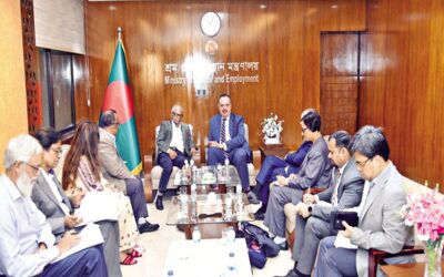 大臣は労働基準引き上げのため米国との協力を求めている。