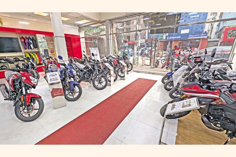 燃料供給への懸念から、オートバイの販売が鈍化