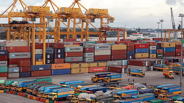 バングラデシュ国家予算局（NBR）のデータによると、3月のバングラデシュの商品輸出は20％近く減少した。