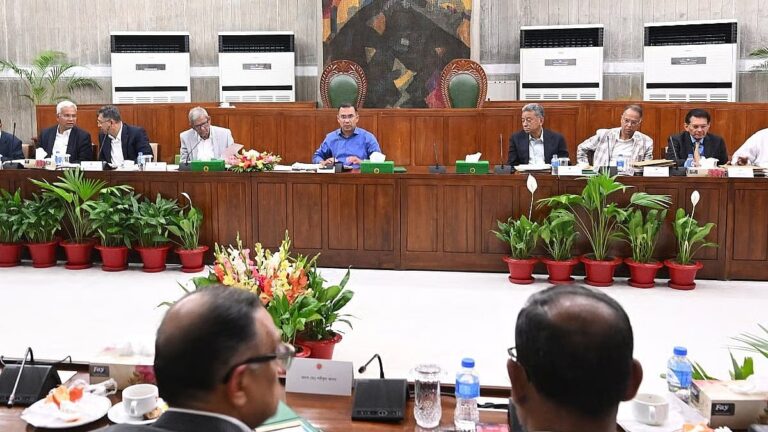 閣僚の車両燃料費を30％削減、政府職員向けの無利子自動車ローンを一時停止