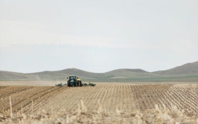 北米の農家は、利益の出ない栽培シーズンが近づくにつれ、農機具の購入費用を切り詰めている。