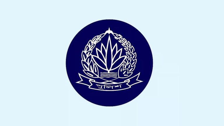 政府が警察幹部を再編し、16人の副警視総監が強制退職させられた。