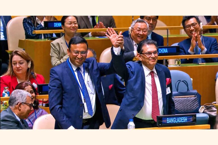 世界の指導者や組織が、カリルール氏の国連総会での勝利を称賛