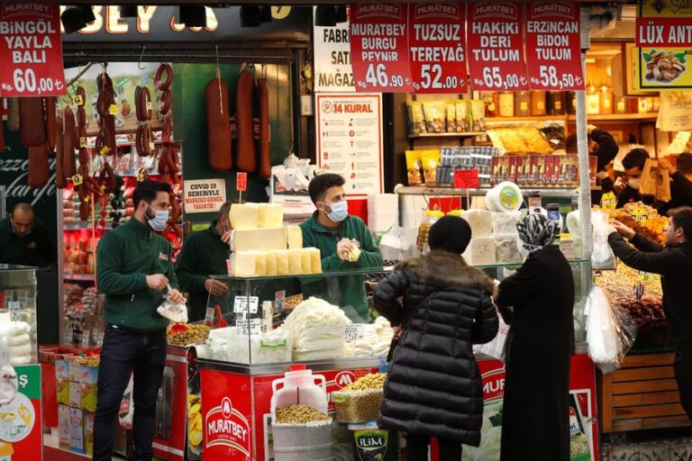 世界の食料価格は5月に下落したが、依然として3年ぶりの高水準に近い：FAO