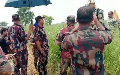 国境警備隊（BSF）が女性と子供を銃で脅してバングラデシュへ強制的に連れ去る