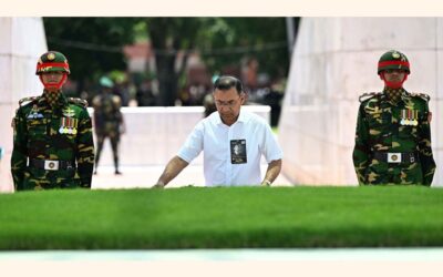 首相がジアウル・ラフマンに敬意を表す
