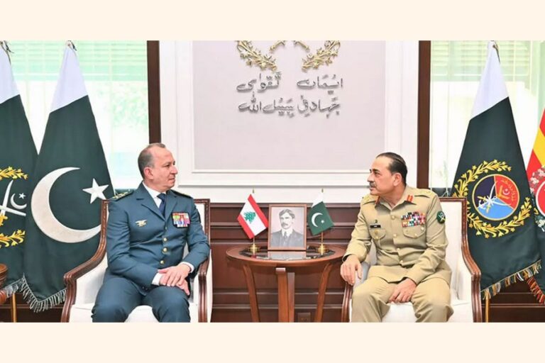 中東和平交渉が長引く中、パキスタンとレバノンの軍司令官が会談