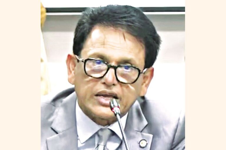 ミロン氏：優等学位課程からベンガル語、哲学、歴史を削除する予定はない