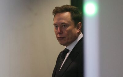 イーロン・マスク氏が史上初の兆万長者となり、スペースXは記録的なIPOで時価総額2兆ドルを突破した。