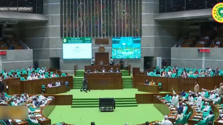 BNP所属議員による野党女性議員の服装に関する発言を巡り、議会で騒動が勃発