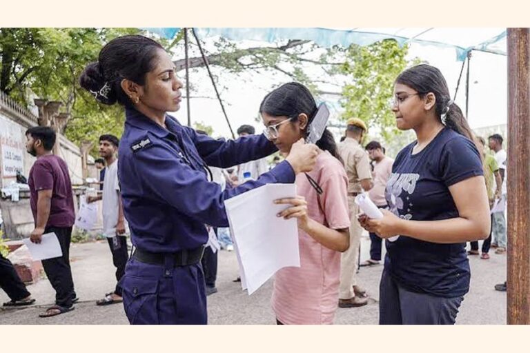 インドでNEET再試験が厳重な警備の下で実施された