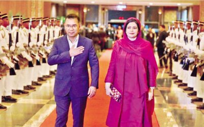 首相がマレーシアでレッドカーペット歓迎を受ける