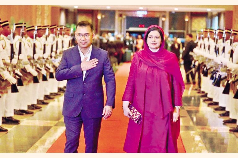 首相がマレーシアでレッドカーペット歓迎を受ける