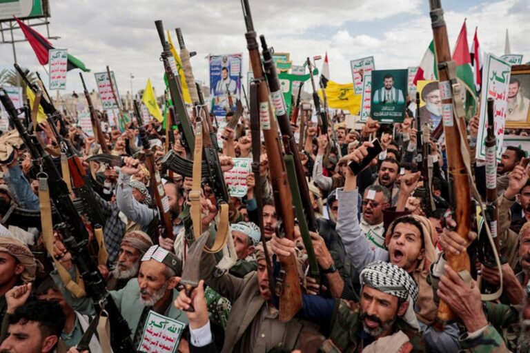 イエメンのフーシ派による攻撃で政府軍兵士14人が死亡