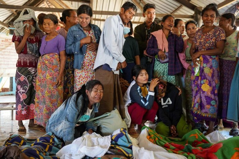 ミャンマー、クーデター後の紛争による死者数が10万人を突破し、悲しみに包まれる