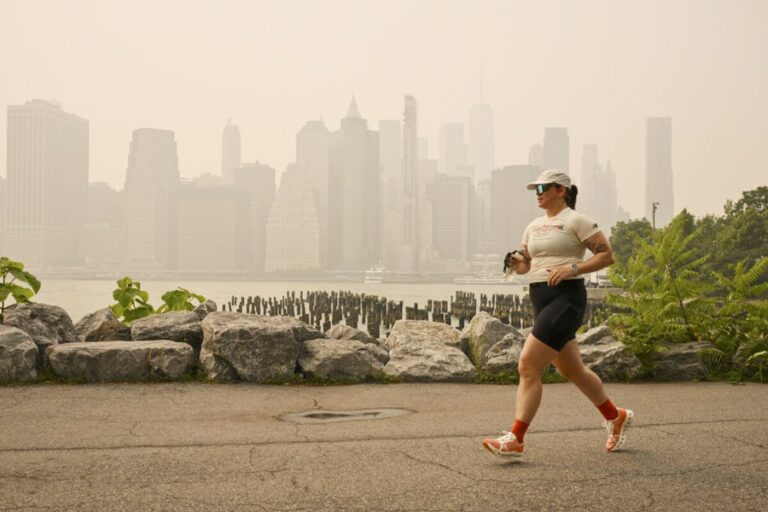 カナダの山火事による有害な煙が米国で数百万人の人々を窒息させている