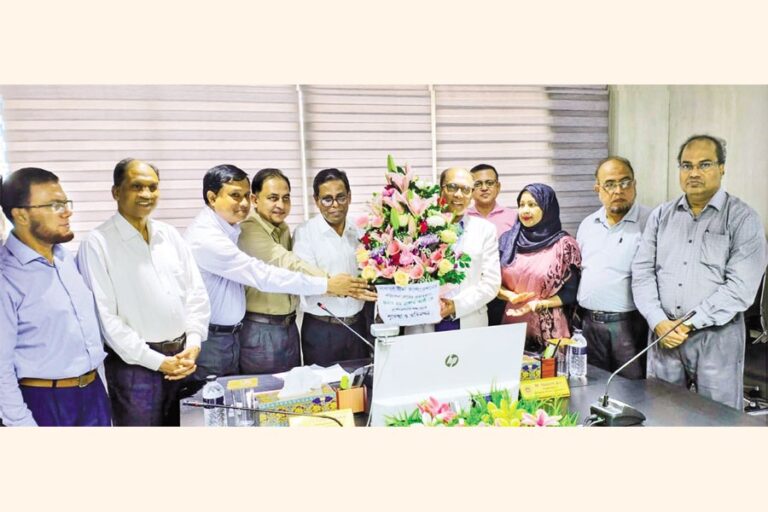 SADHARAN BIMA CORPORATION スタッフが新会長にご挨拶