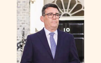 英国の新首相アンディ・バーナムは、長年にわたる不安定な状況を終わらせると誓った。