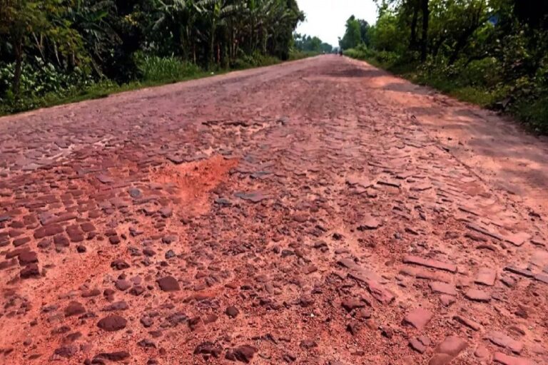 ジェナイダとジャショアを結ぶ高速道路は死の罠のまま