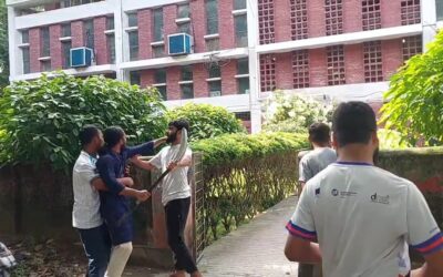 ラジシャヒ大学：サラフディン・アンマルと他のチャトラ・シビル指導者らが学生3人を繰り返し殴打