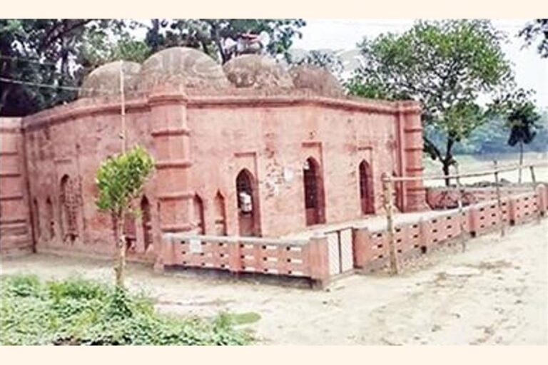 ゴラカタ・モスク：800年前のベンガル・スルタン国の証