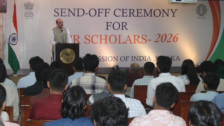 インドでバングラデシュの親善大使になろう：ディネシュ・トリヴェディ氏がICCR奨学生に語る