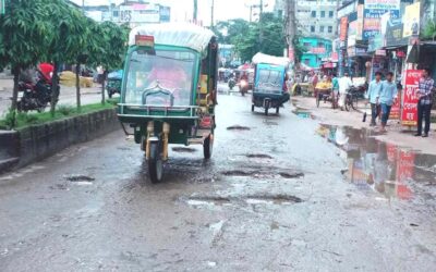 RpCCの住民は、穴だらけの道路に苦しんでいる。