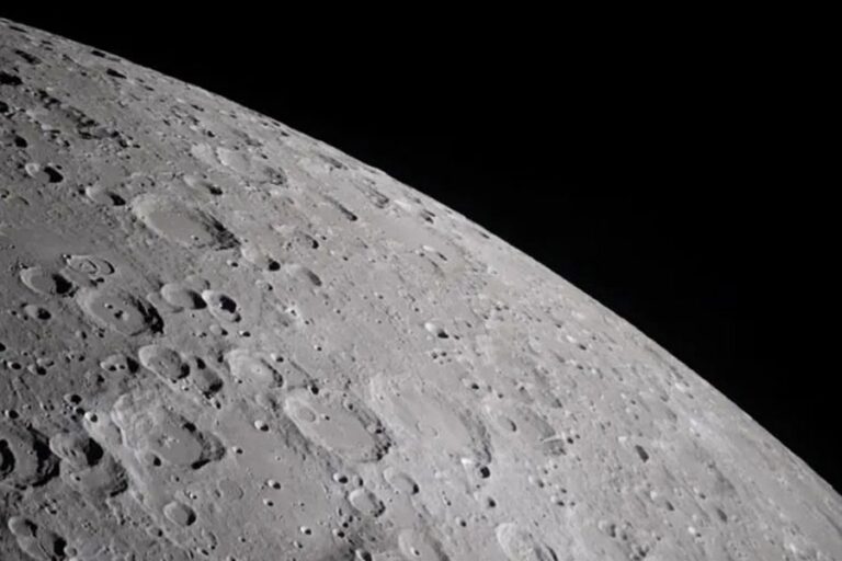 スペースX社のロケットが誤って月に衝突した事故から、科学者は何を学ぶことができるだろうか？