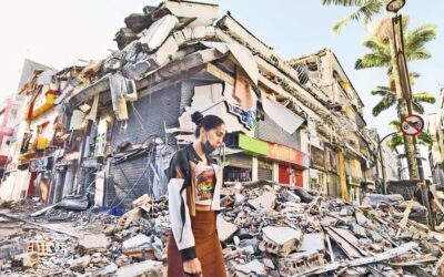 コロンビアでは地震で132人が死亡、生存者の捜索に奔走している。