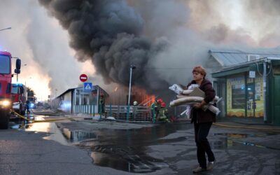 ロシアとウクライナで夜間の空爆により12人が死亡