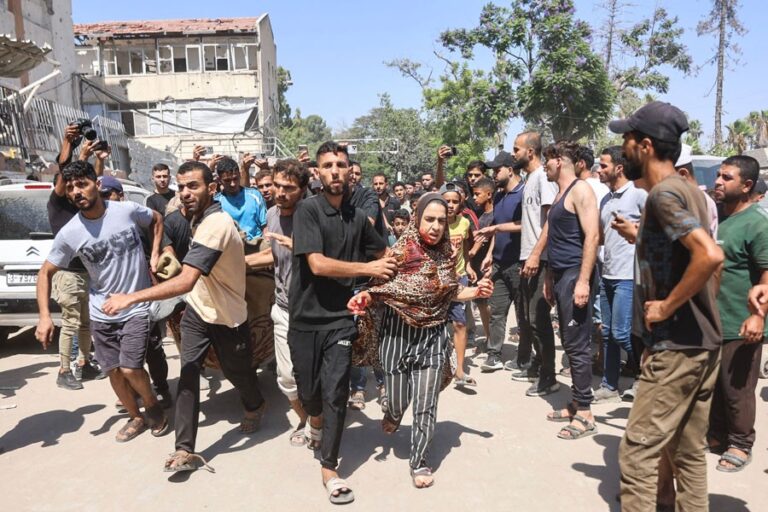 イスラエル、ガザの警察署爆撃で9人死亡