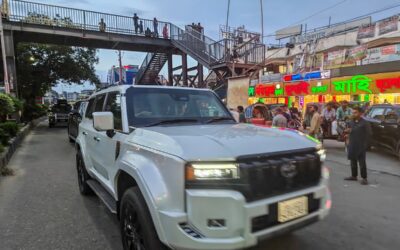 タリク・ラフマン首相がダッカ市内を車で巡回し、市内の清掃状況を視察